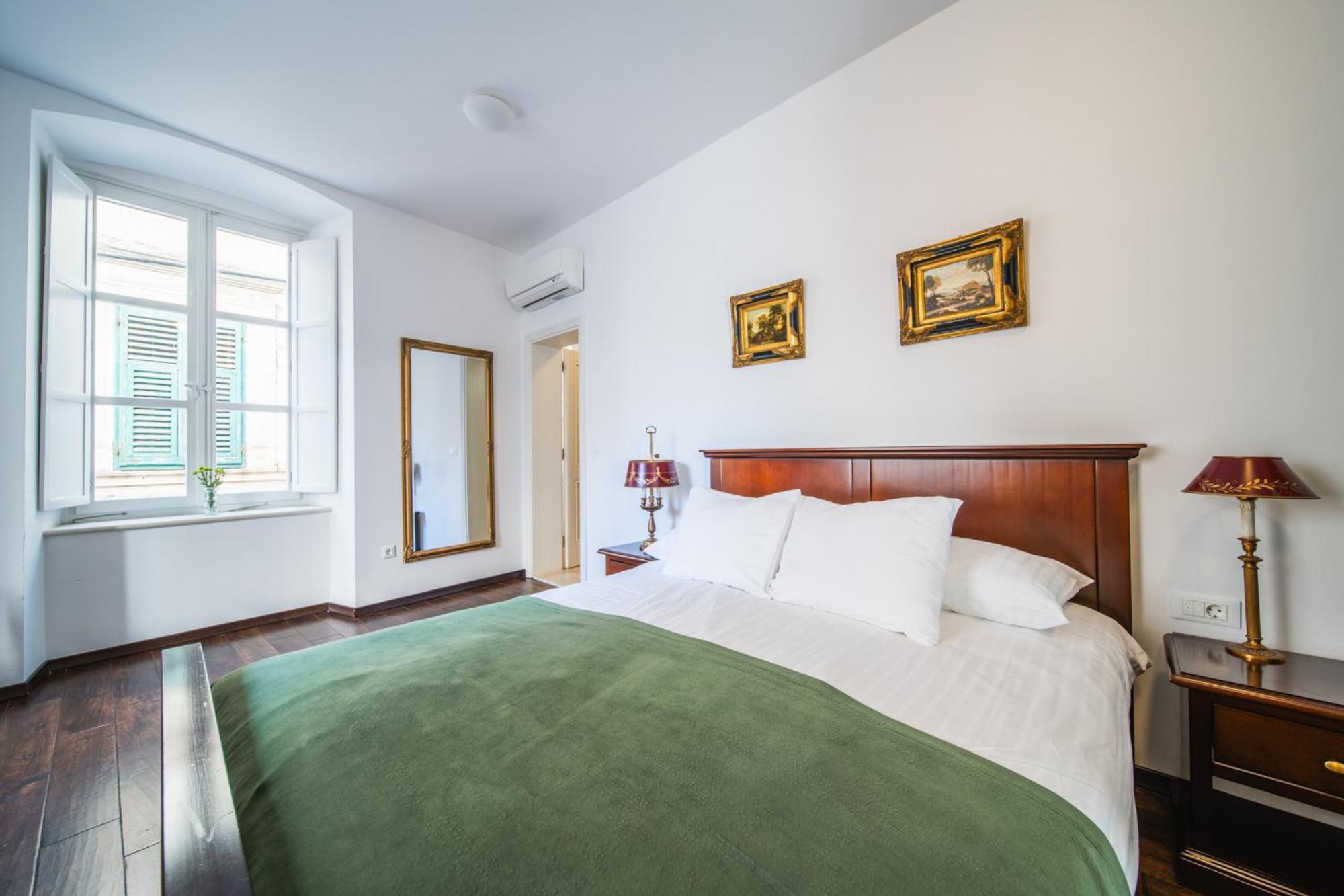 Apartamento Sunce Palace With Free Offsite Parking *