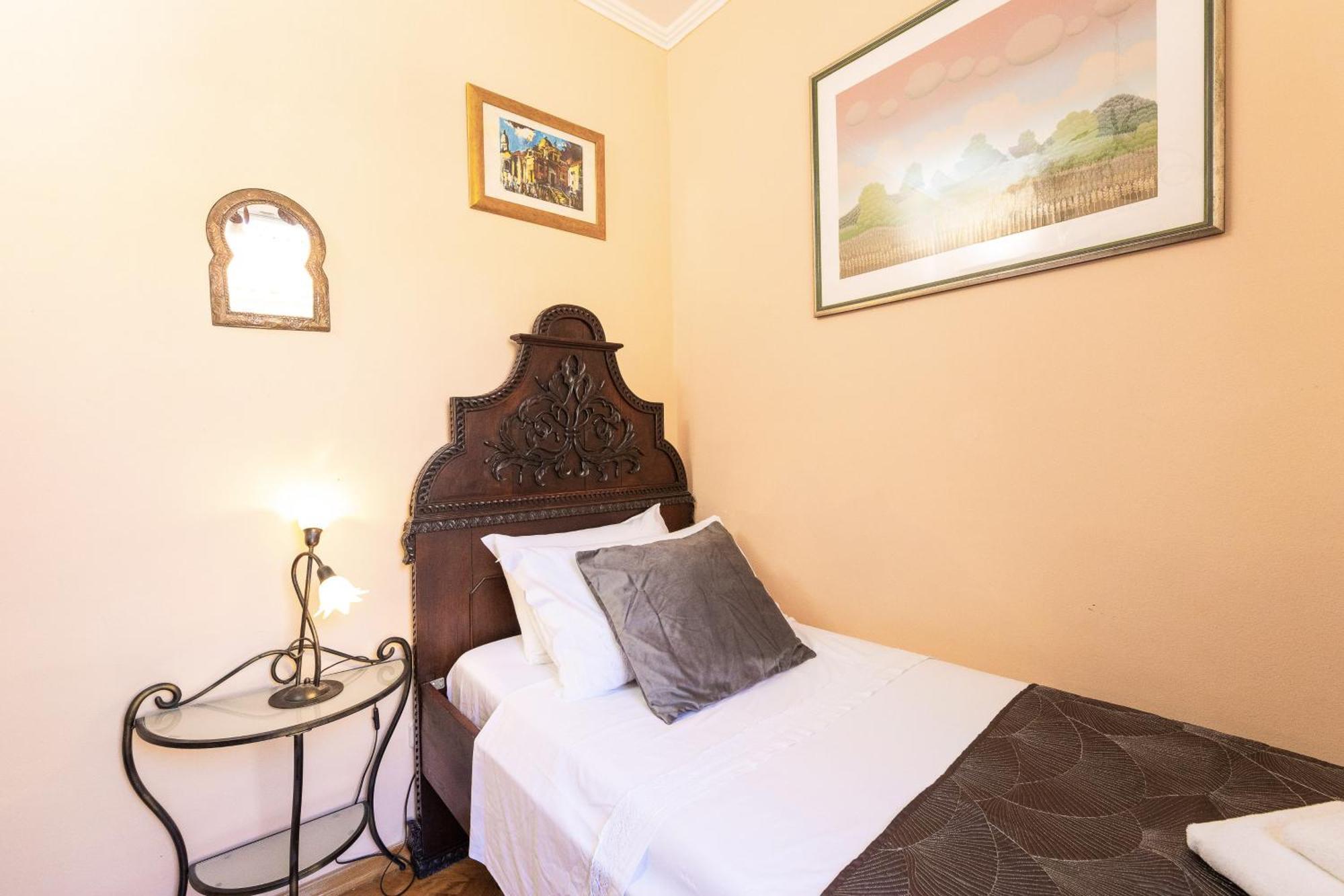 Amoret Apartment *