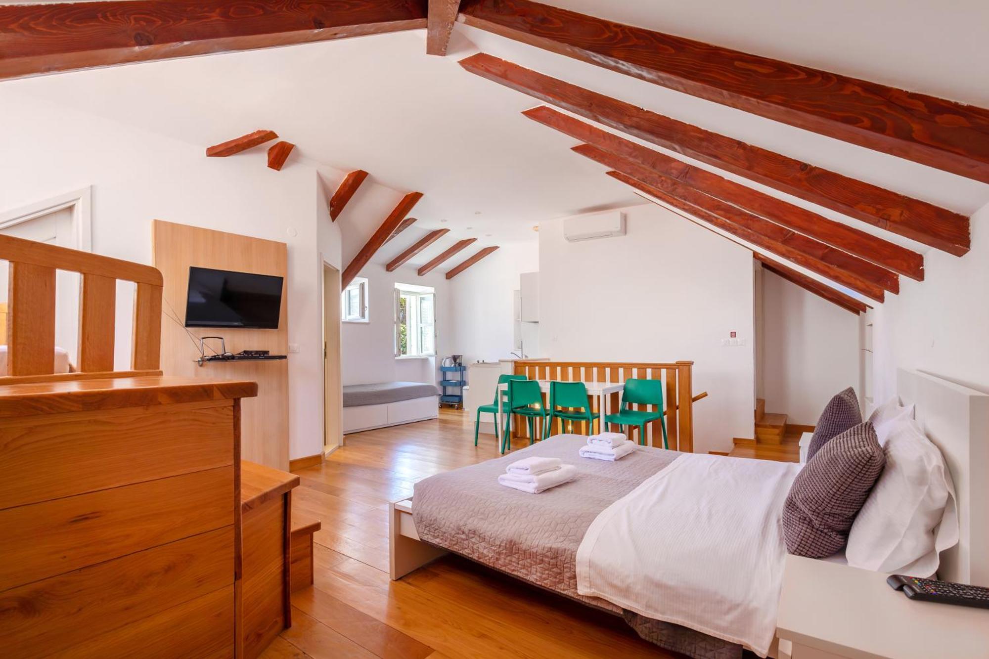 Feri Apartamento *