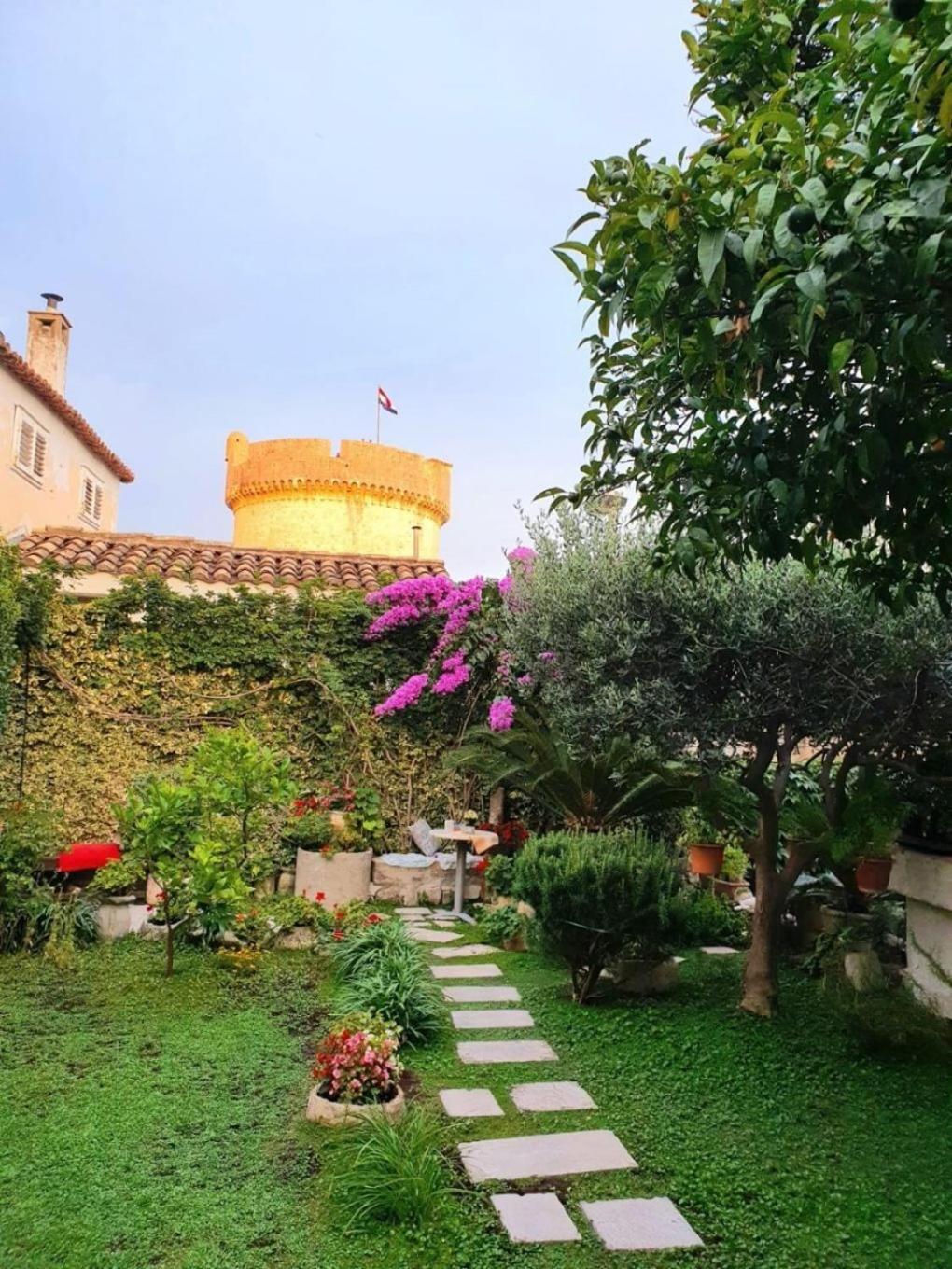 Guest house Garden - With A View