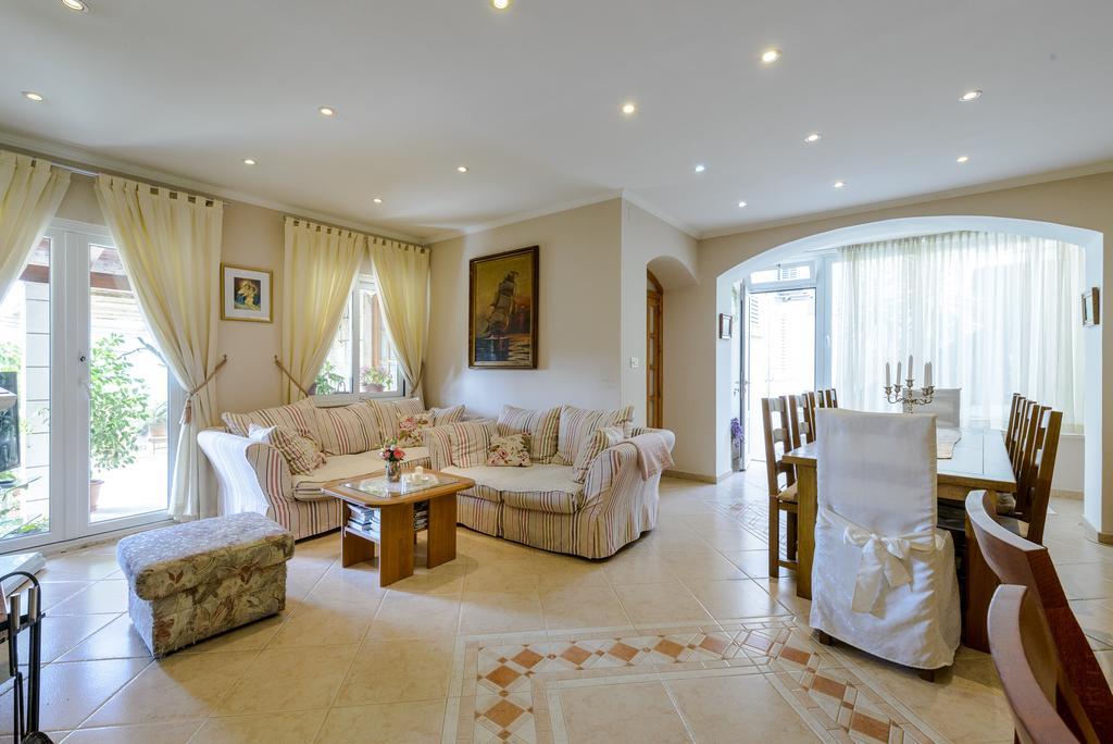 Superior Stunning Gravosa With A Free Parking Guest house