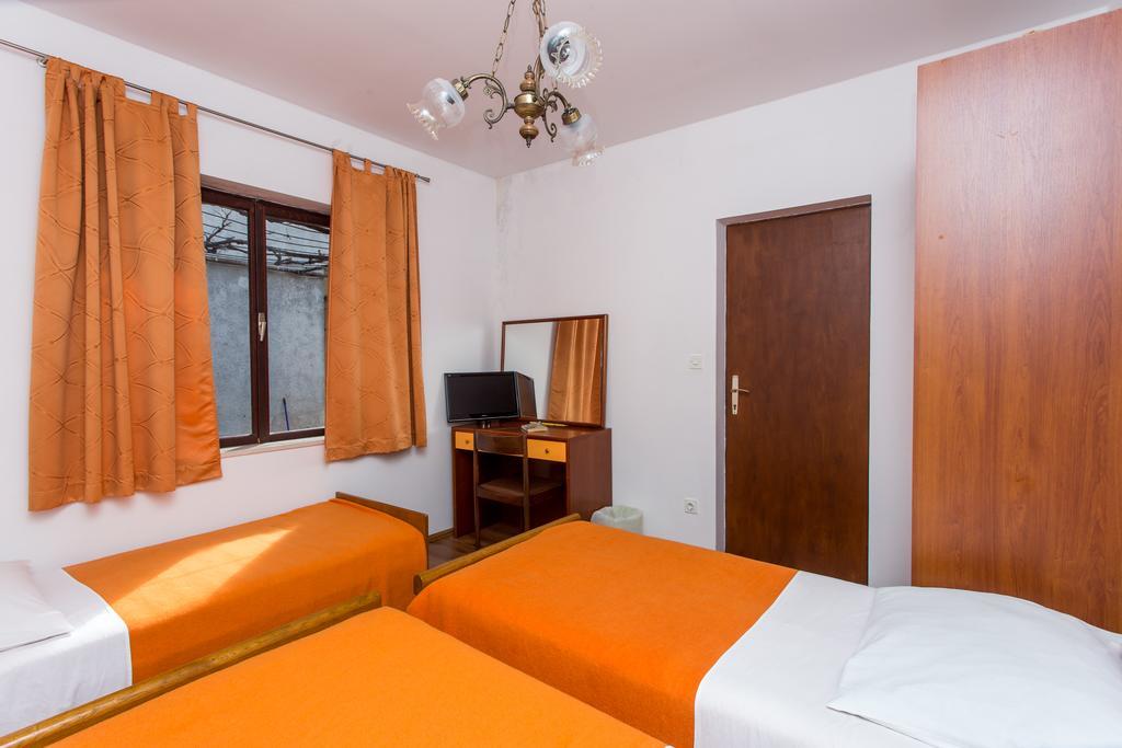 Lina Guest house 3*