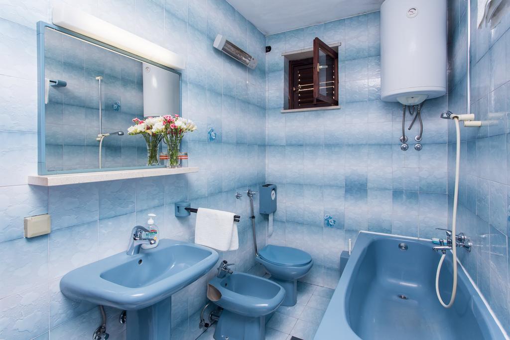 Lina Guest house