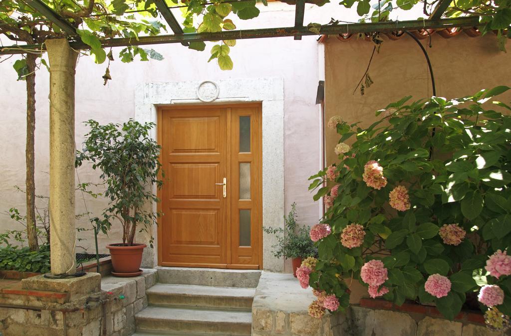 Guest house Hortenzia House 3*