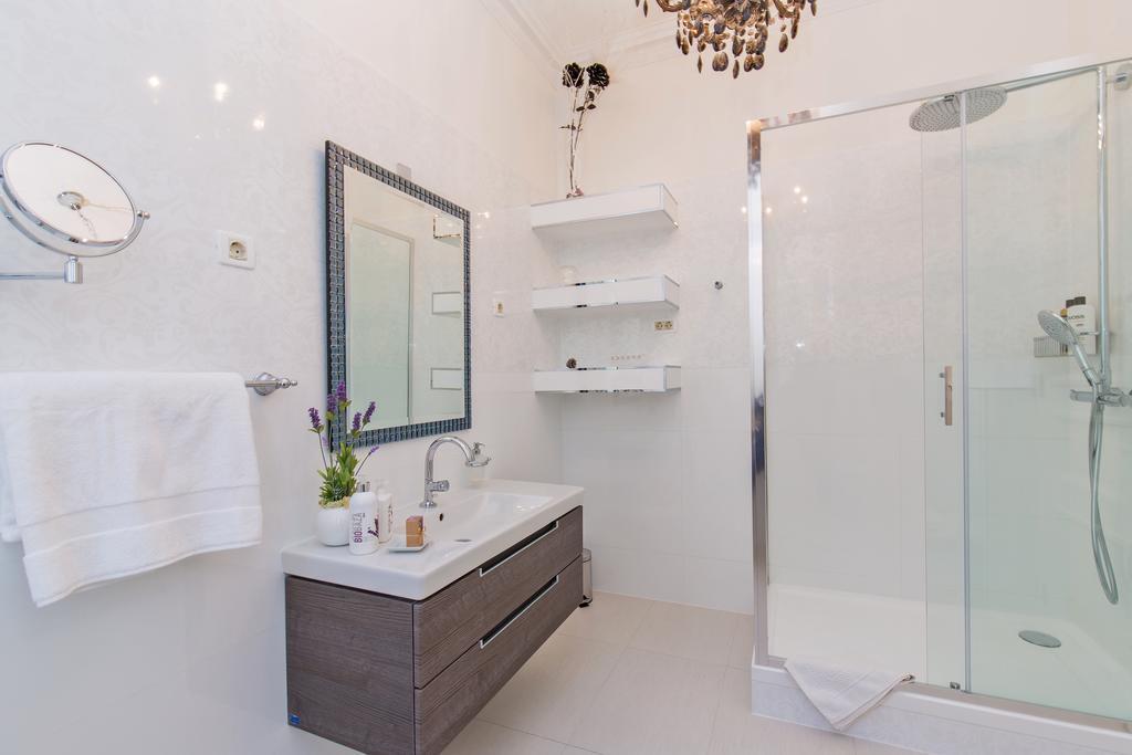Luxury Seafront Banje Apartment