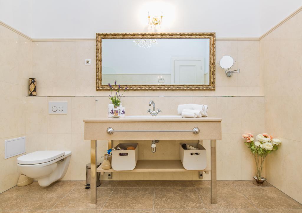 Apartment Luxury Seafront Banje