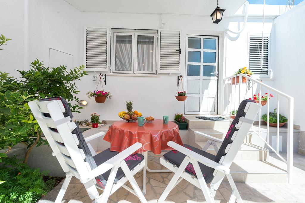 Apartment Studio Hajdi *