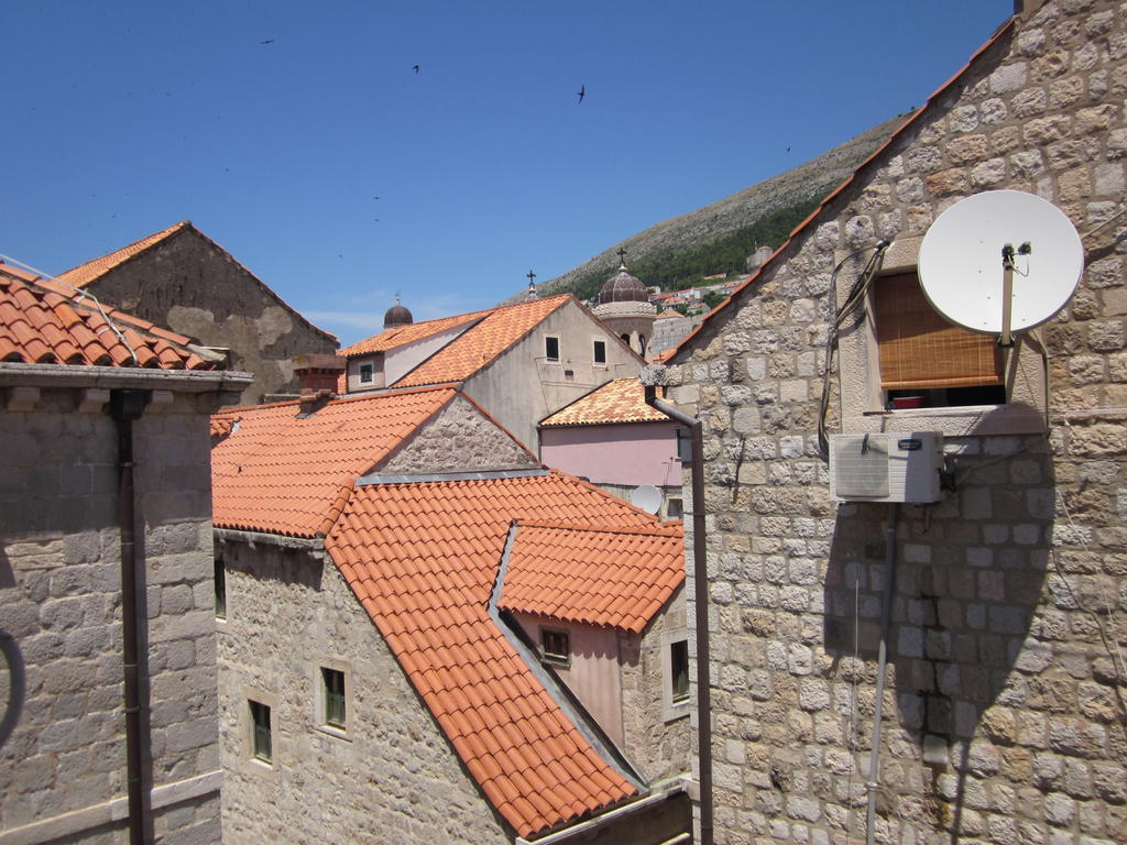 Angelina Old Town Hostel *