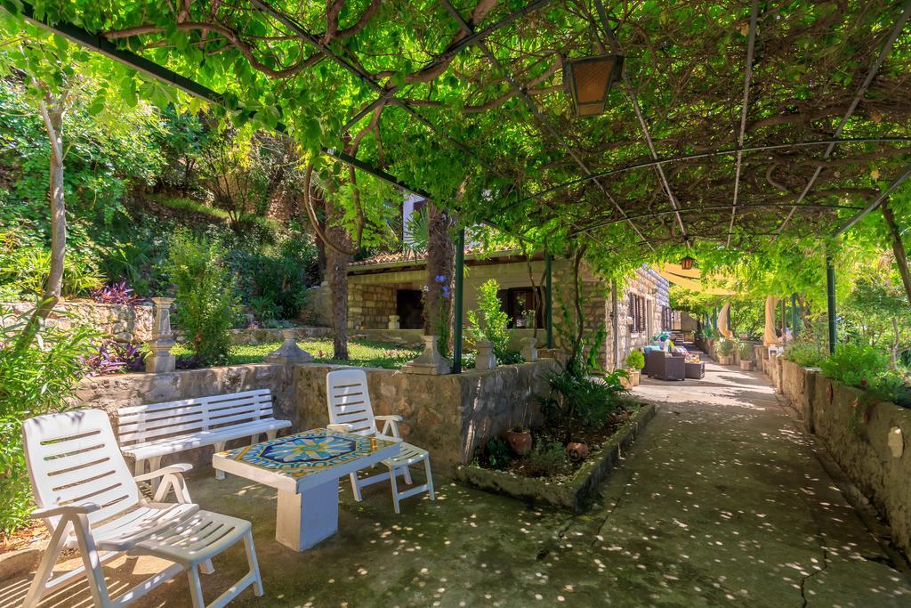 Isanda Villa *