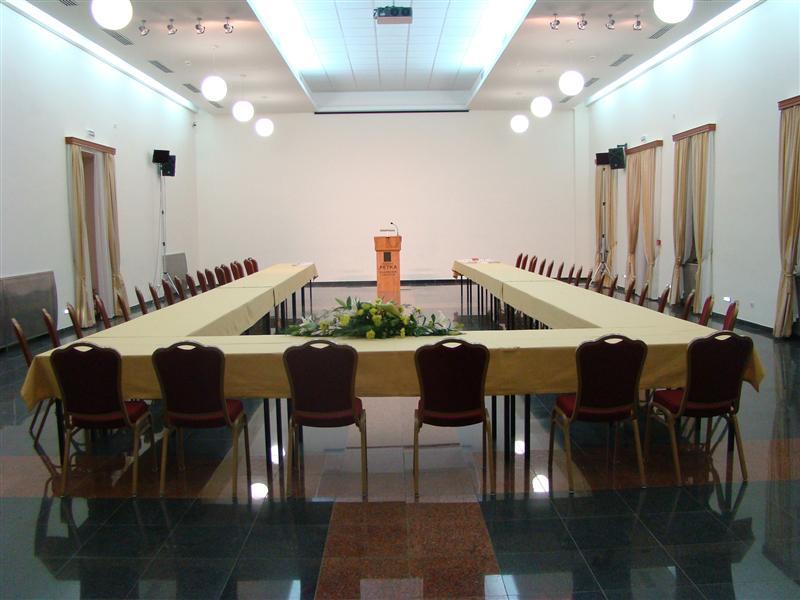 Hotel Petka 3*