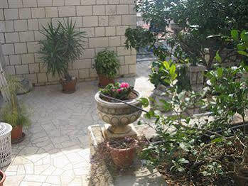 House With Garden