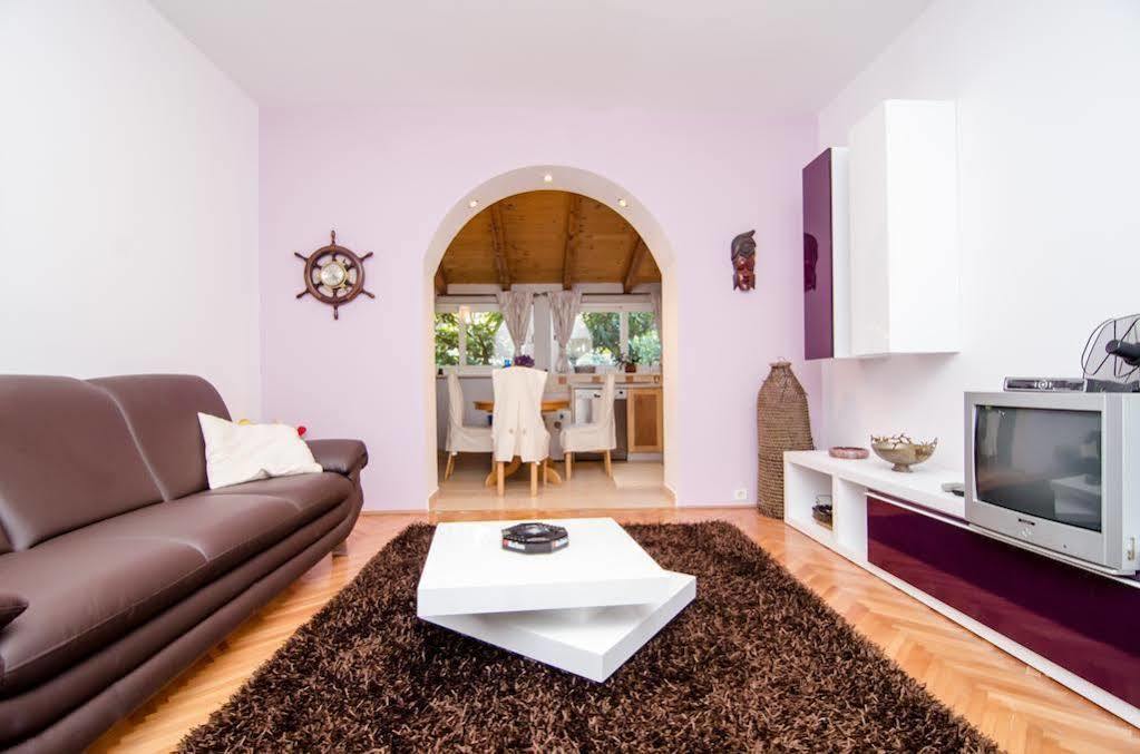 Camelia Luxury Apartment