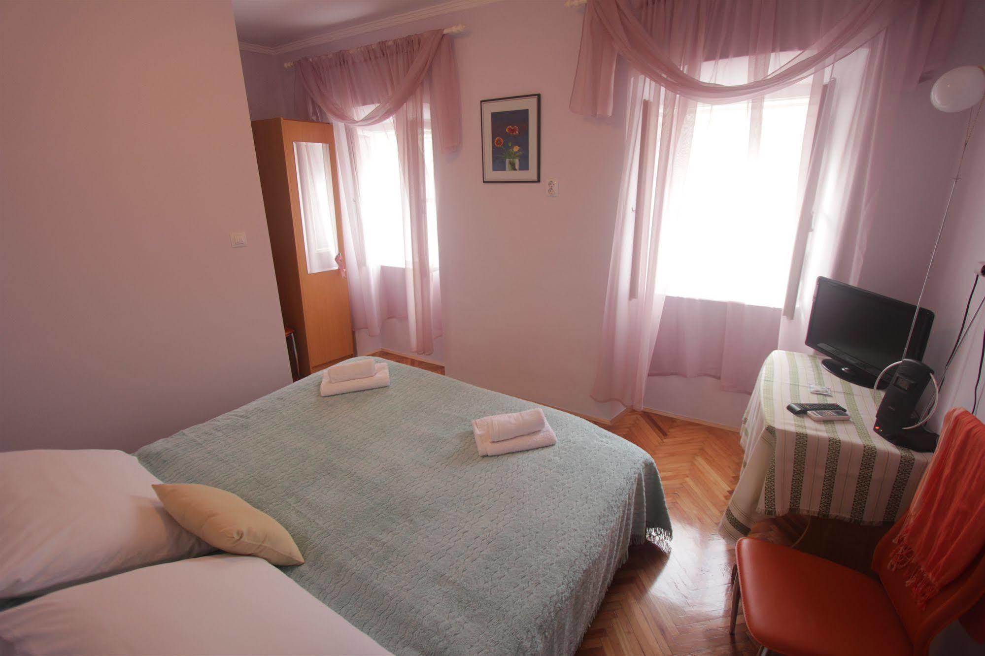 Peter Guest house 2*