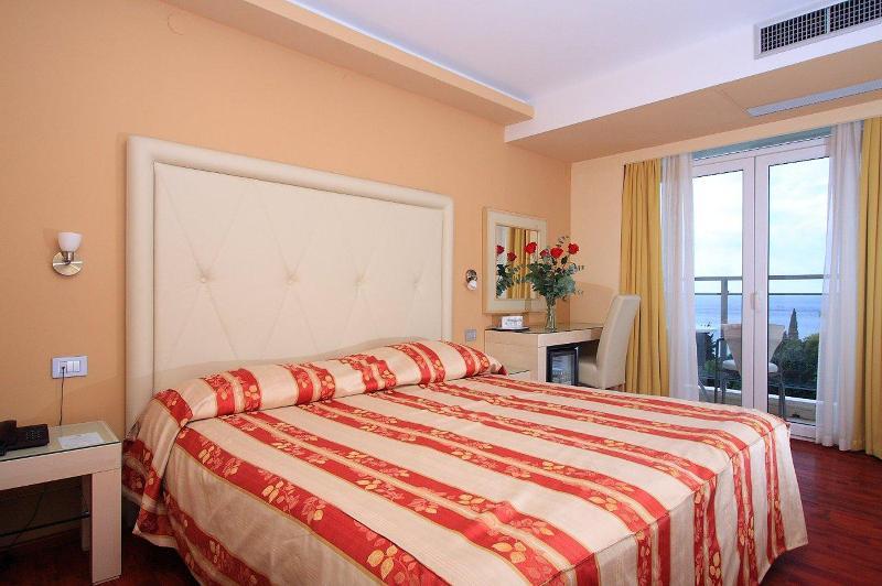 Grand Park Hotel