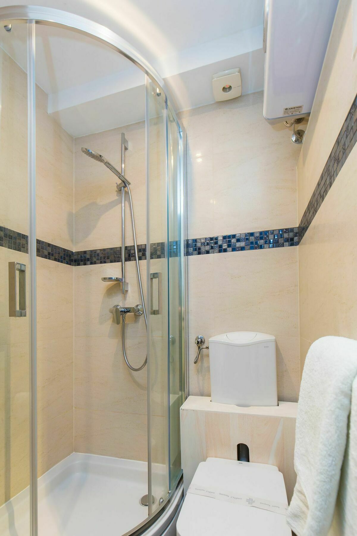 Guest house And Le Petit Nono 4*