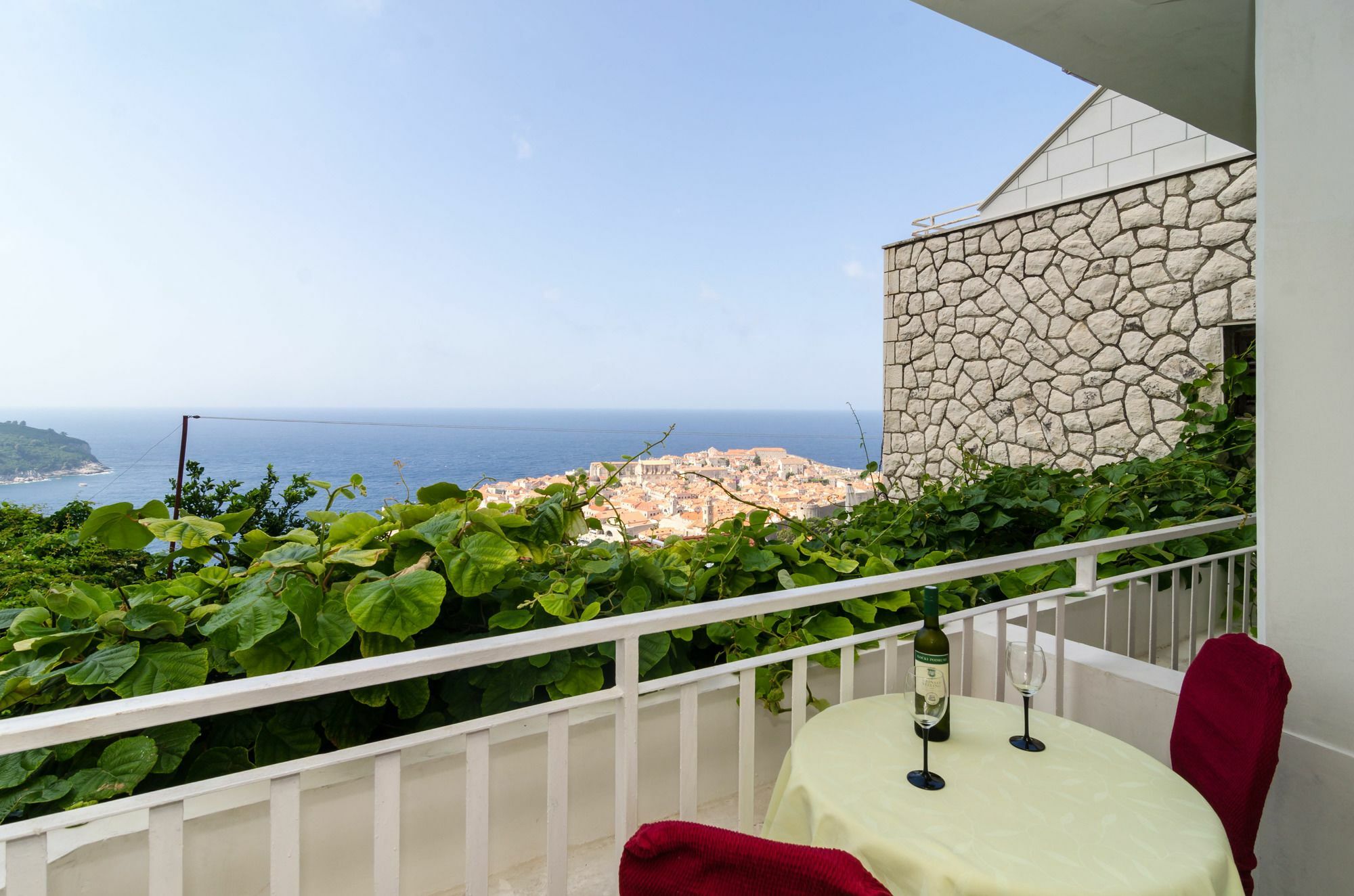 Apartments And Room Lora Guest house