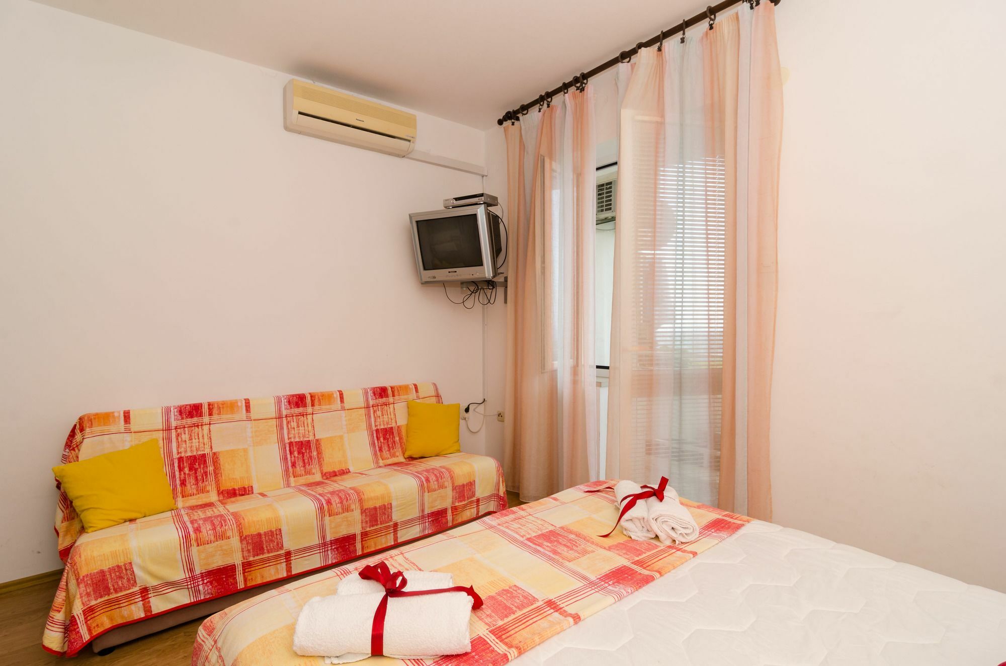 Apartments And Room Lora