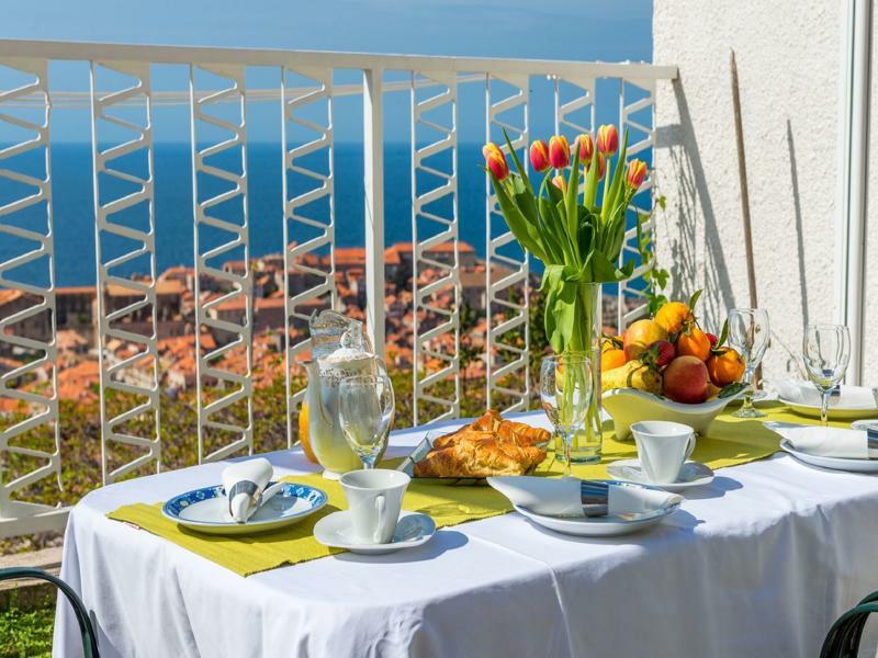 Apartments And Room Lora 3*