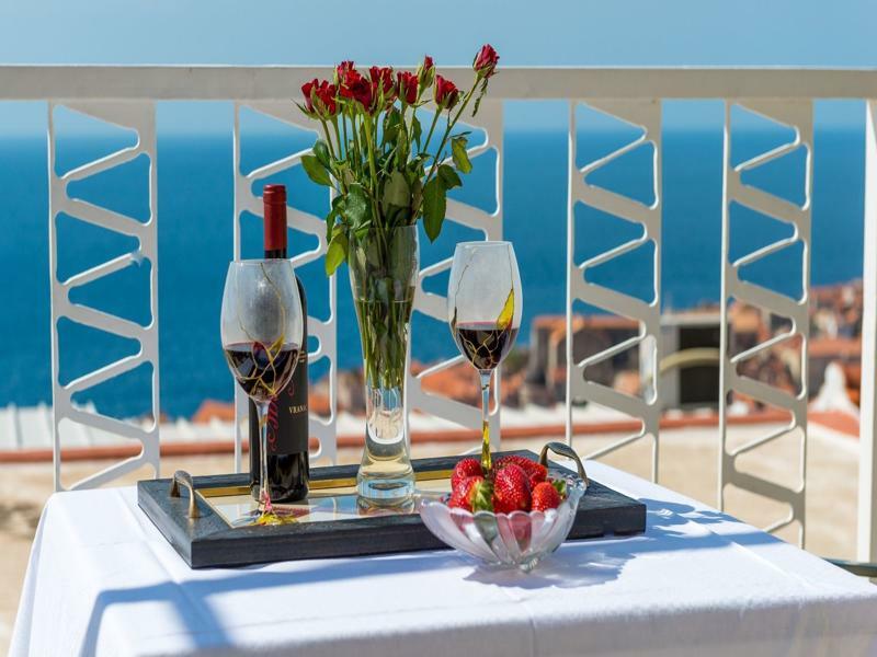 Apartments And Room Lora