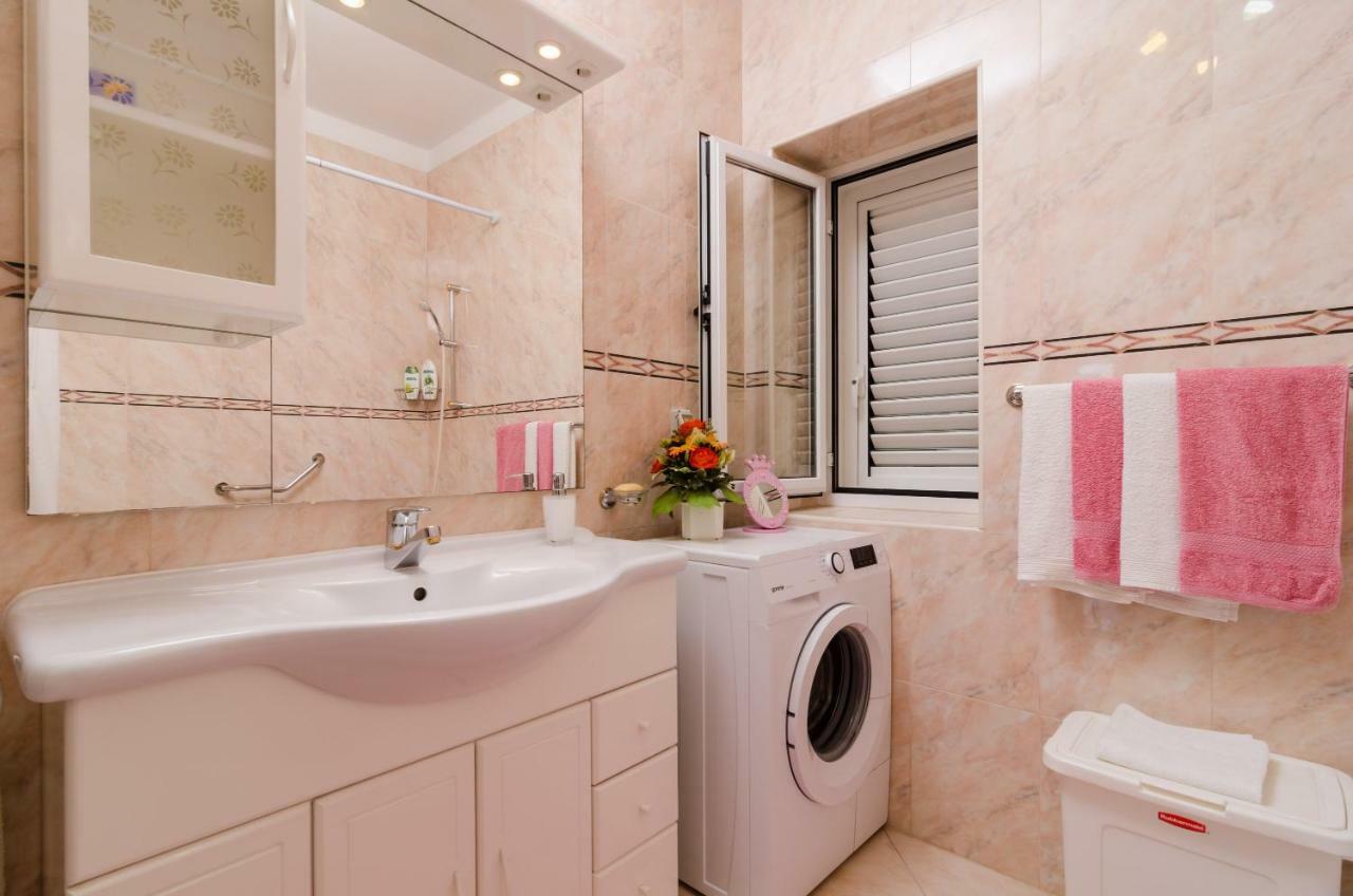 Apartment Melisa With Balcony & Free Parking *